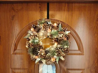 wreath hanger