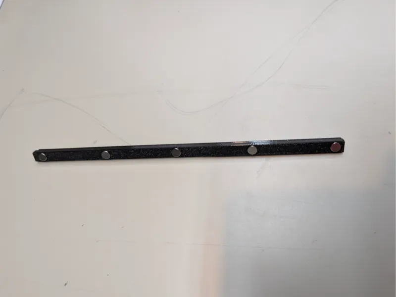 Magnetic strip for medium PetSafe door