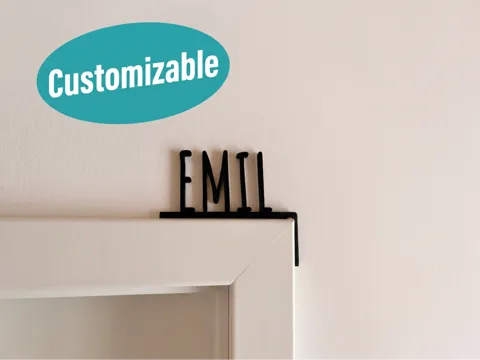 Letrero o emblema decorativo: Anpassbares Türschild für den Türrahmen -Generator — referencia de MakerWorld