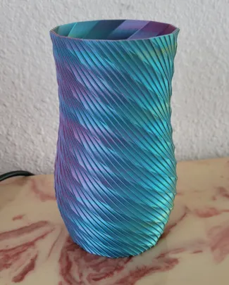 twist vase 190