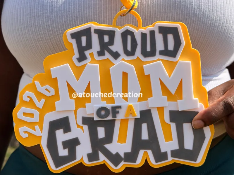 Proud Mom of a 2026 Grad 3D Hype Chain