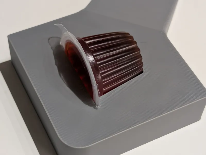 Beetle corner jelly feeder (for halved cups)
