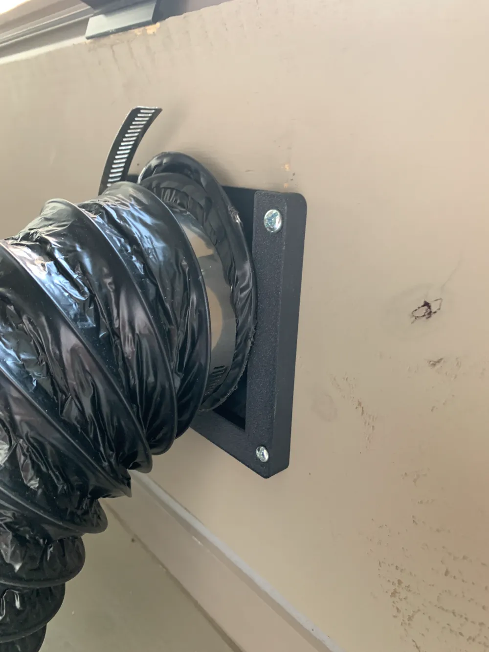 Detachable Vent exhausts for laser cutter by colin.faulkingham MakerWorld