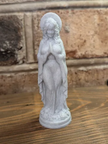 Figura decorativa: Saint Dolly Parton — vista de referencia 2