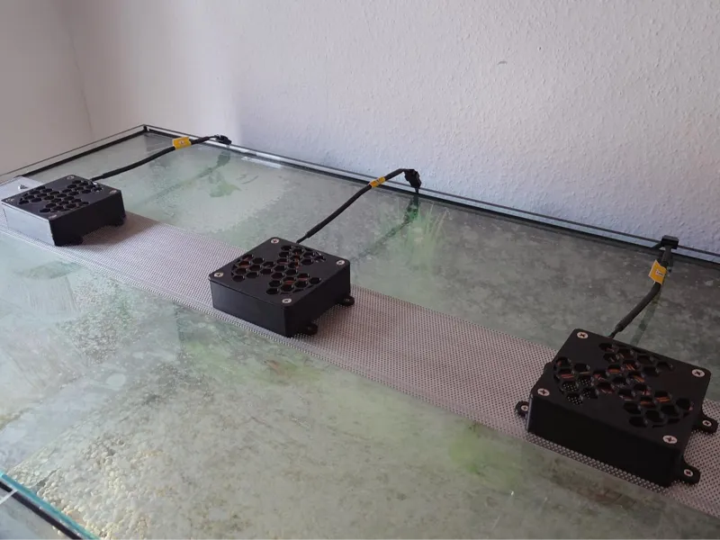 Halter Lüfter Lüftung Entfeuchtung Terrarium 80x25