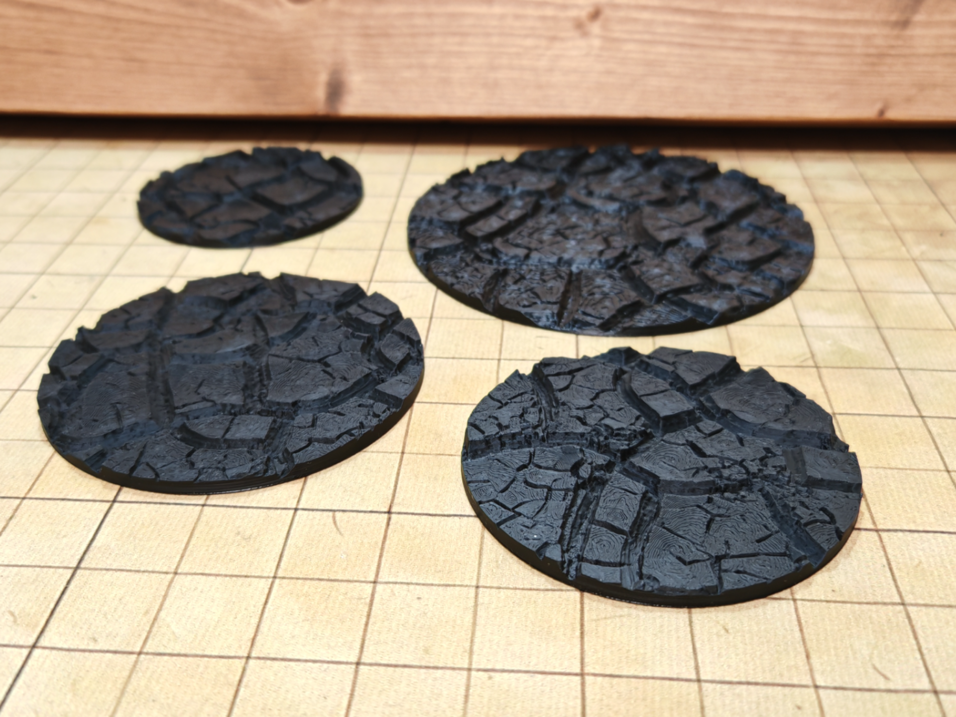 Deep Cracked Mud Base Toppers 80-160mm - DnD 40K