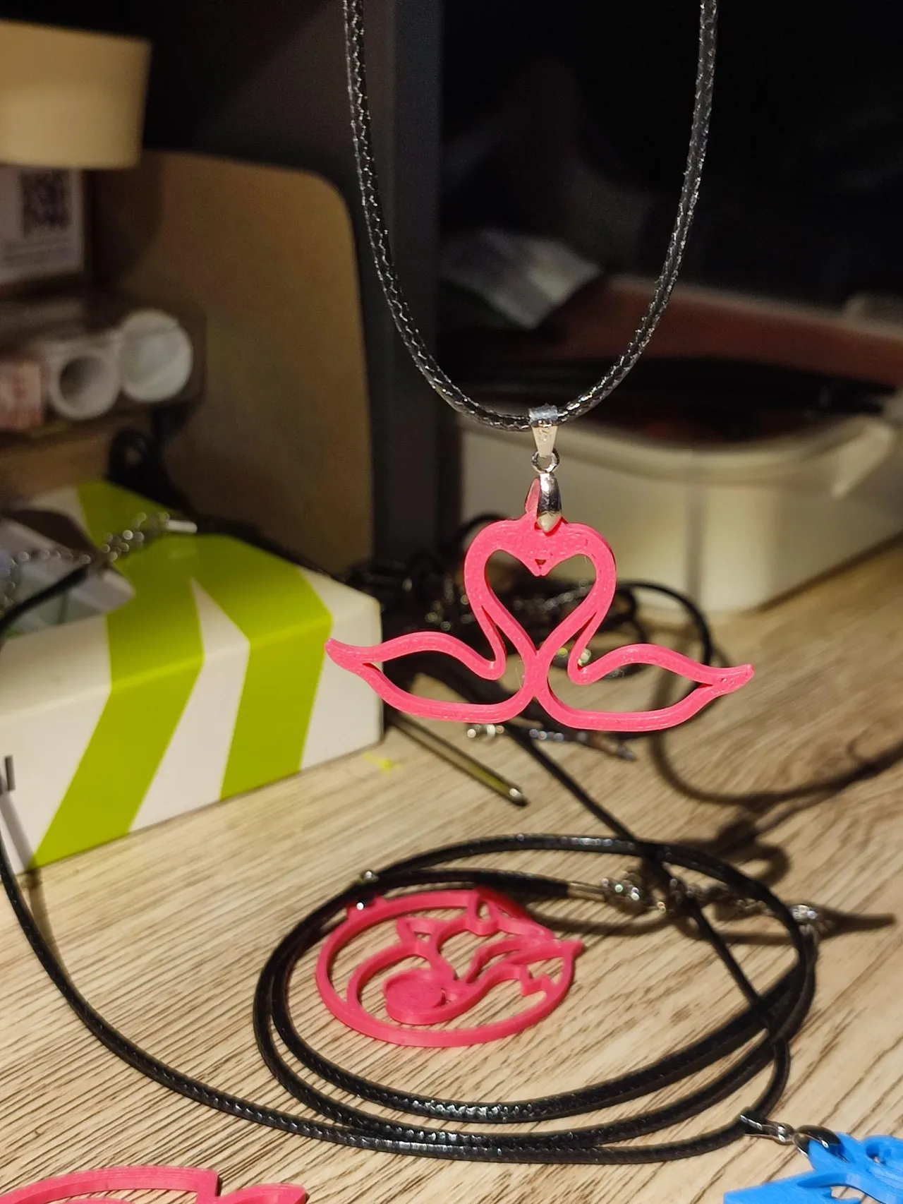 Amour de cygnes (pendentif/boucle) view 4