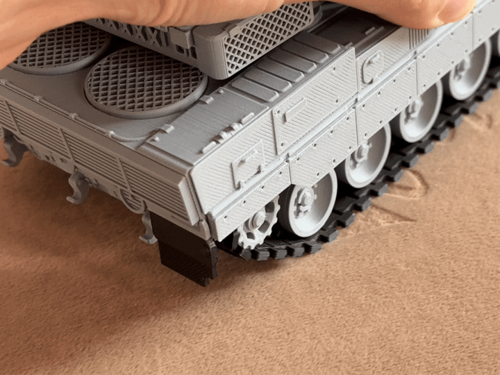 Фигурка Leopard 2 A7 танк