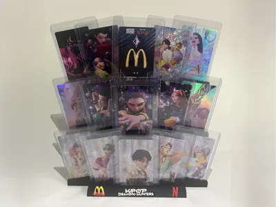 15 card Top Loader Display (Logo's not included)