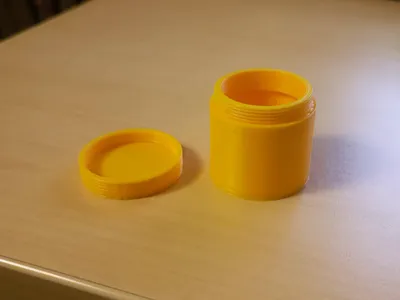Simple Box with lid 32x32mm