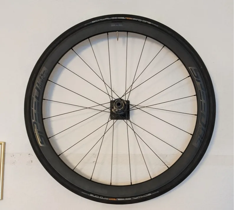 Tyre Wall Mount 12 & 9 mm axle