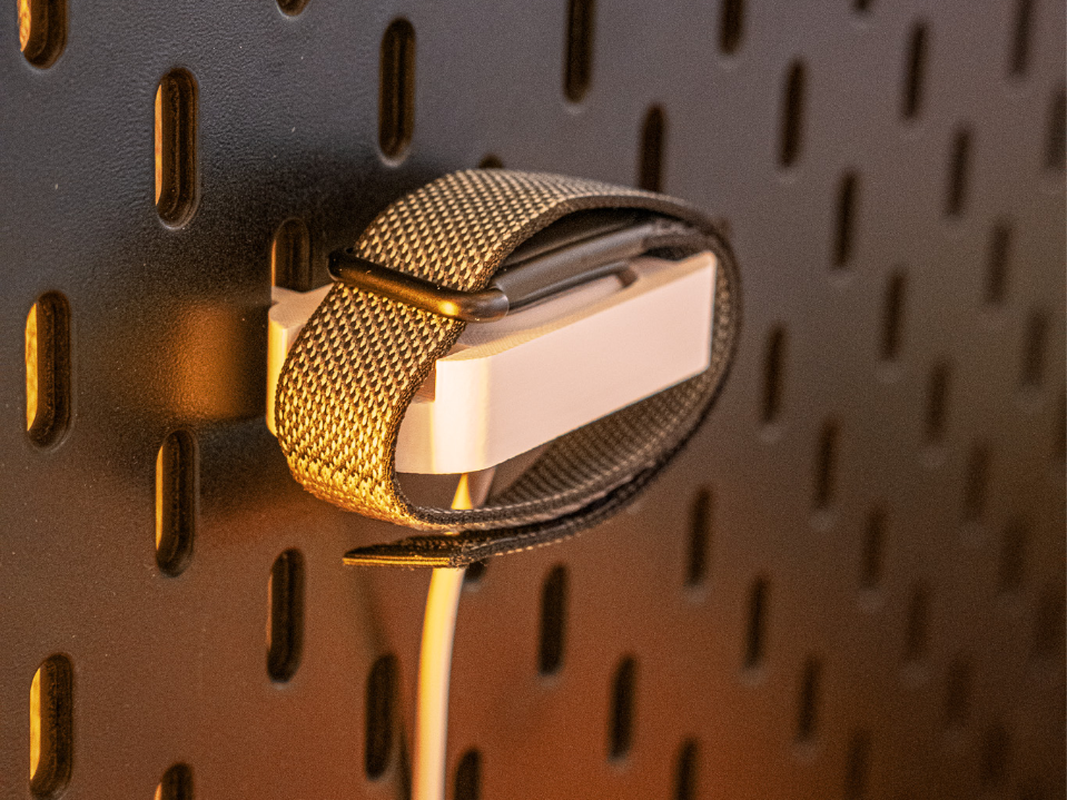 Google Fitbit Air SKADIS Halterung für Ladekabel