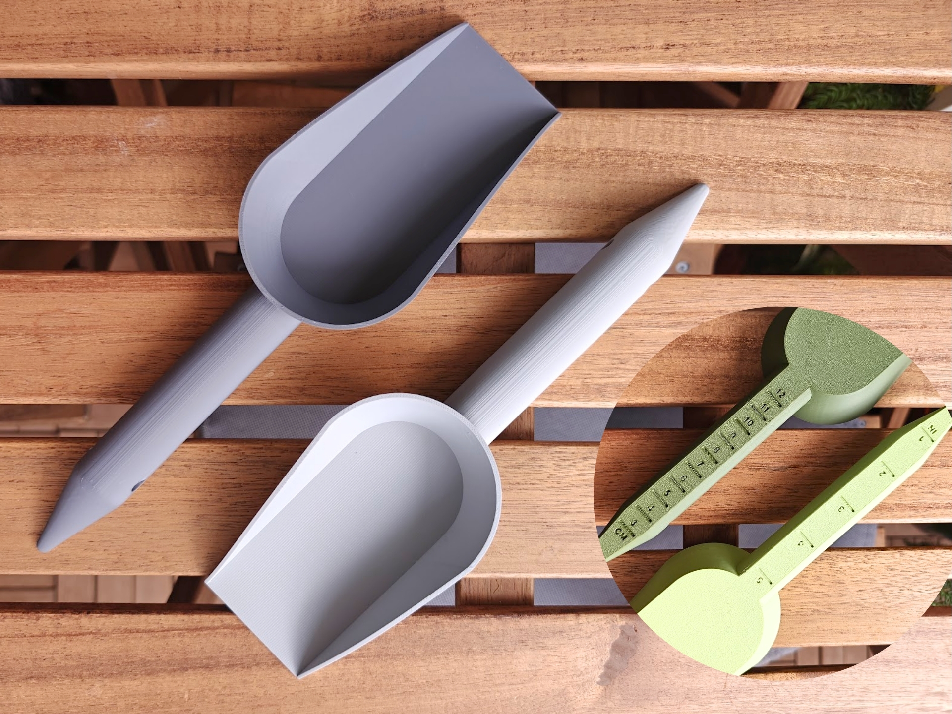 Gardening shovel with dibbler