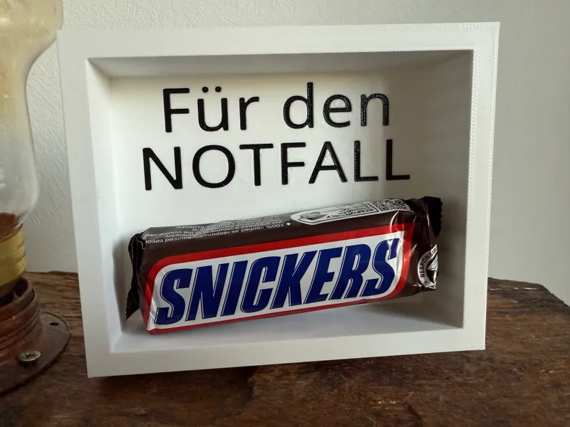Snickers Notfall Box