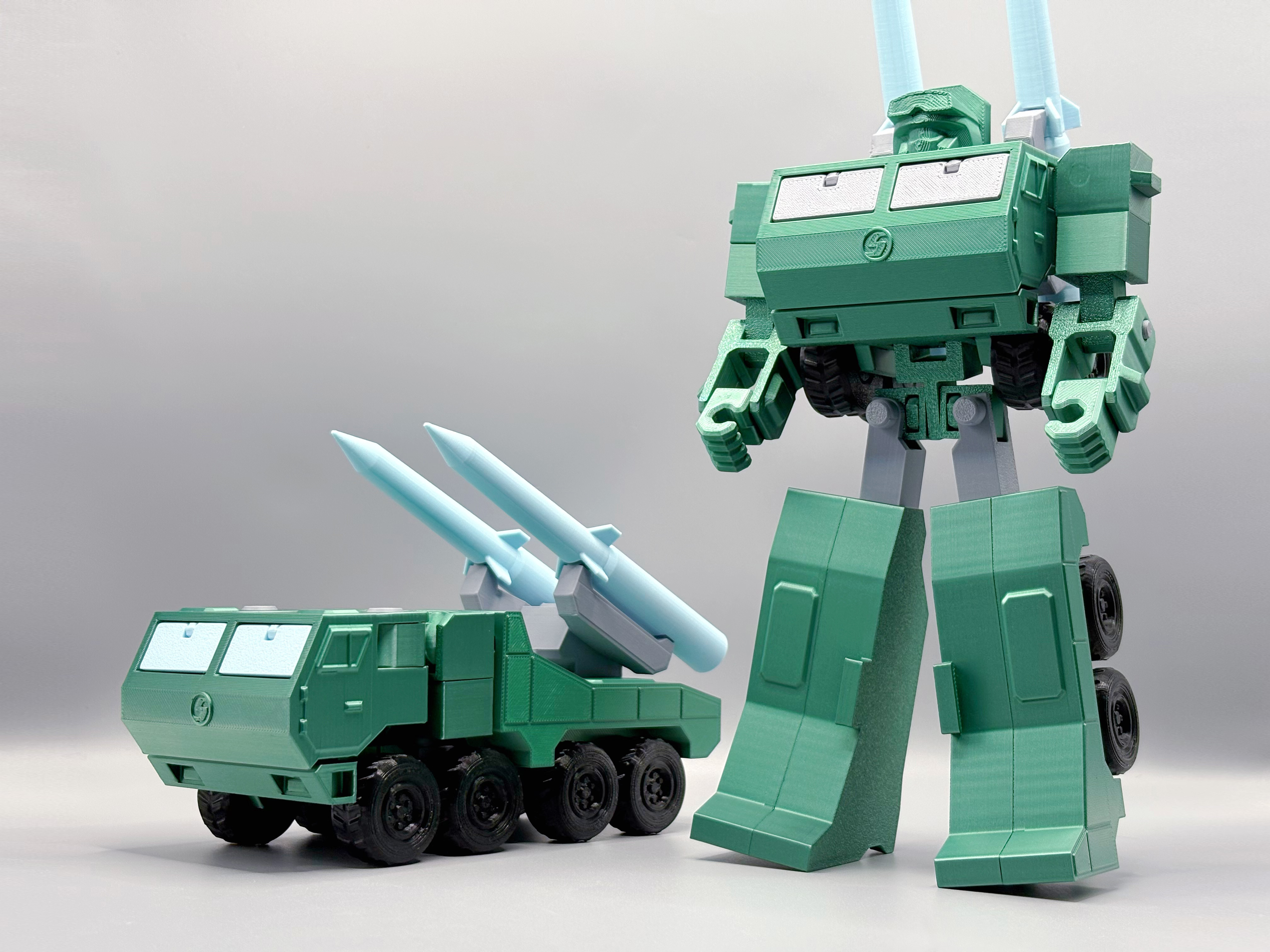 Miniatura 1 do modelo 3D 鹰击-20 变形机甲