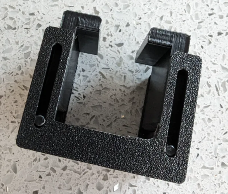 Barbeque cover clip