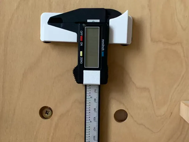 游标卡尺架/收纳/支架/洞洞板(孔间距80mm，孔直径14mm)一体打印，无支撑