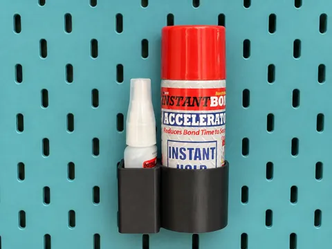 Soporte: SKADIS InstantBond Adhesive & Activator Holder — referencia de MakerWorld