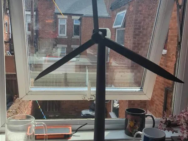 Éolienne miniature à l'échelle 1:187