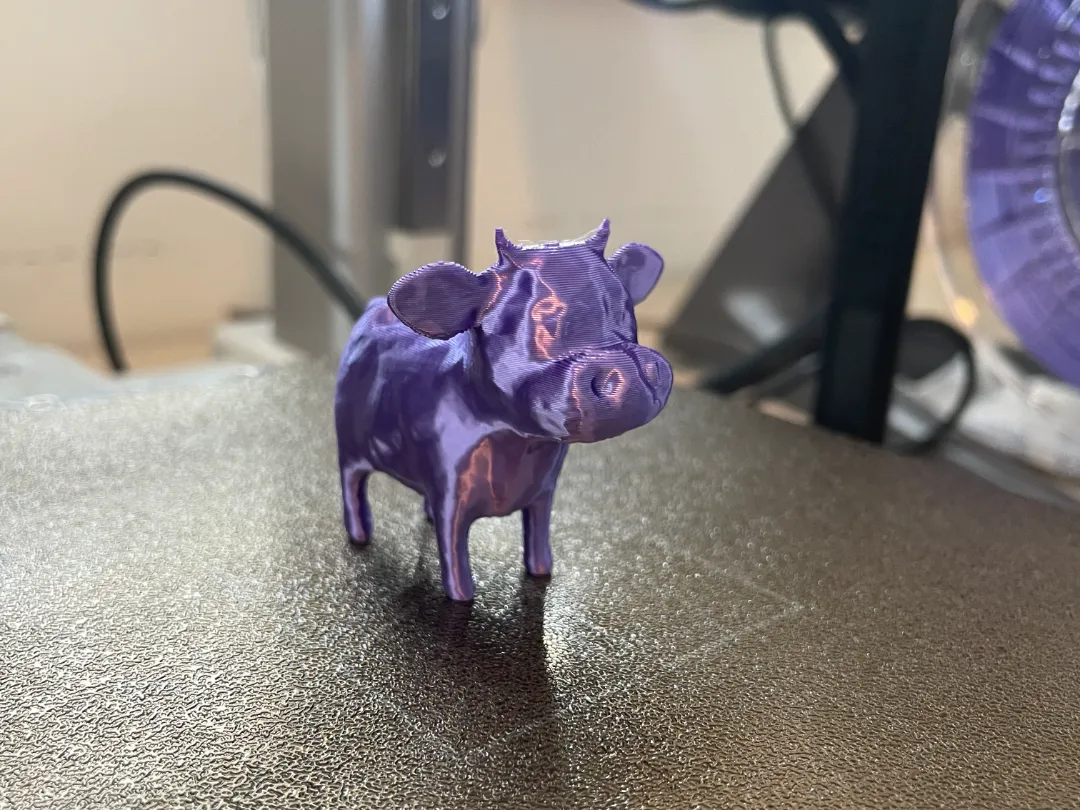 Vache miniature, impression rapide et détaillée