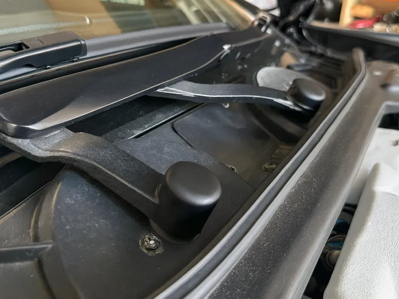 Aston Martin V8 Wiper Nut Covers tested 2011 Model
