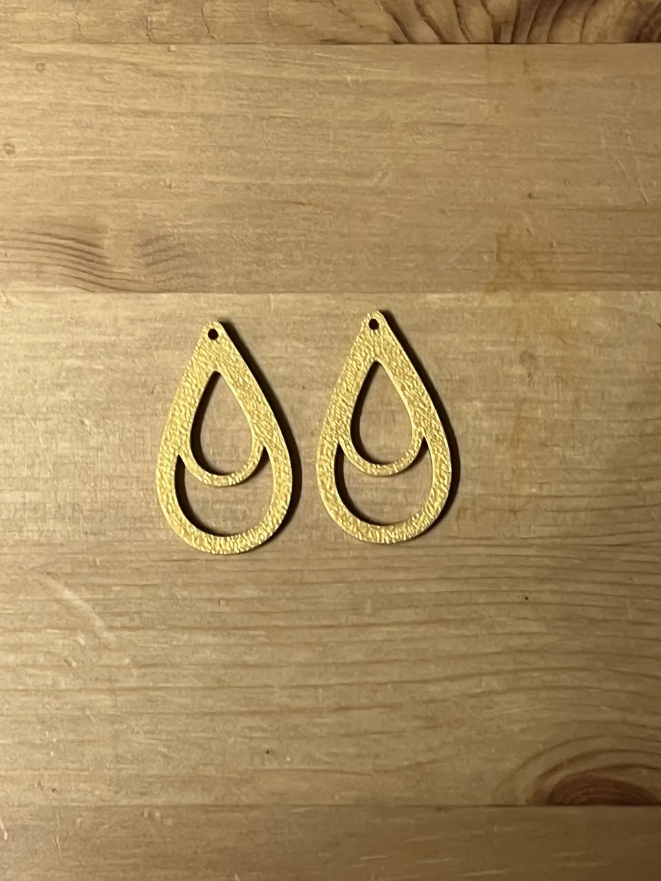 earrings view 2
