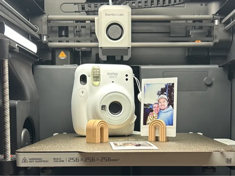 Polaroid Picture Stand - Tall Arches
