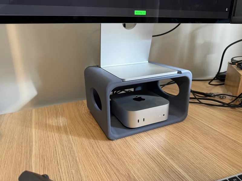 Apple Studio Display Stand