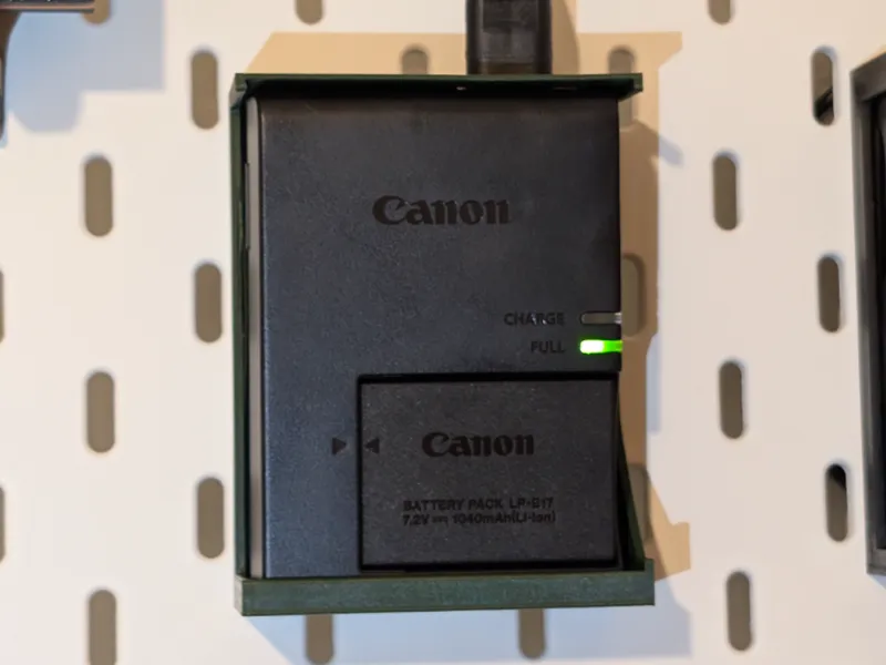 Canon LC-E17C (LP-E17) Battery Charger Skadis