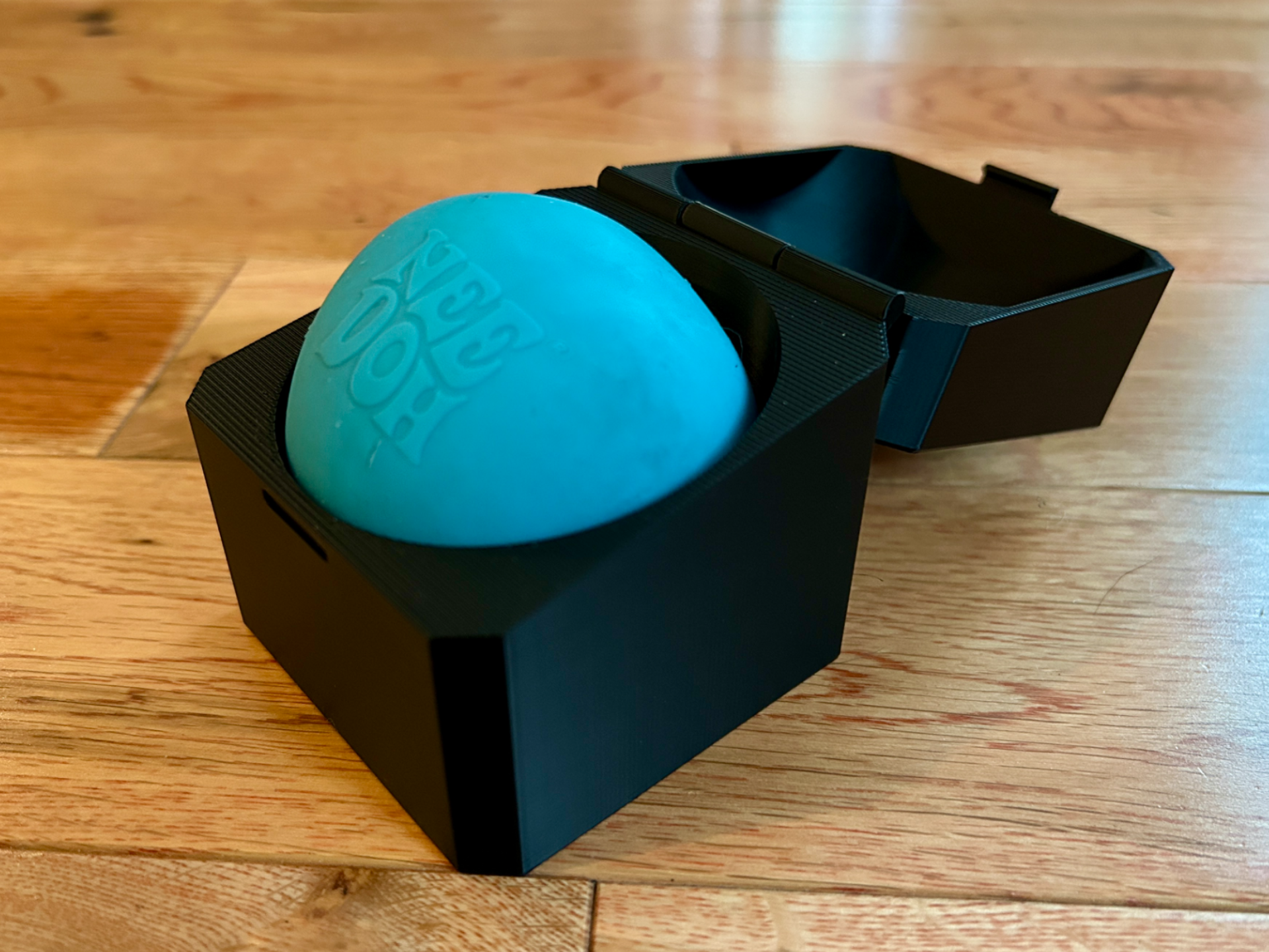 NeeDoh Groovy Glob Case (68mm/2.5 inch ball)