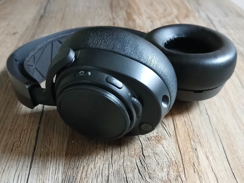 Steelseries Arctis Nova pro end caps