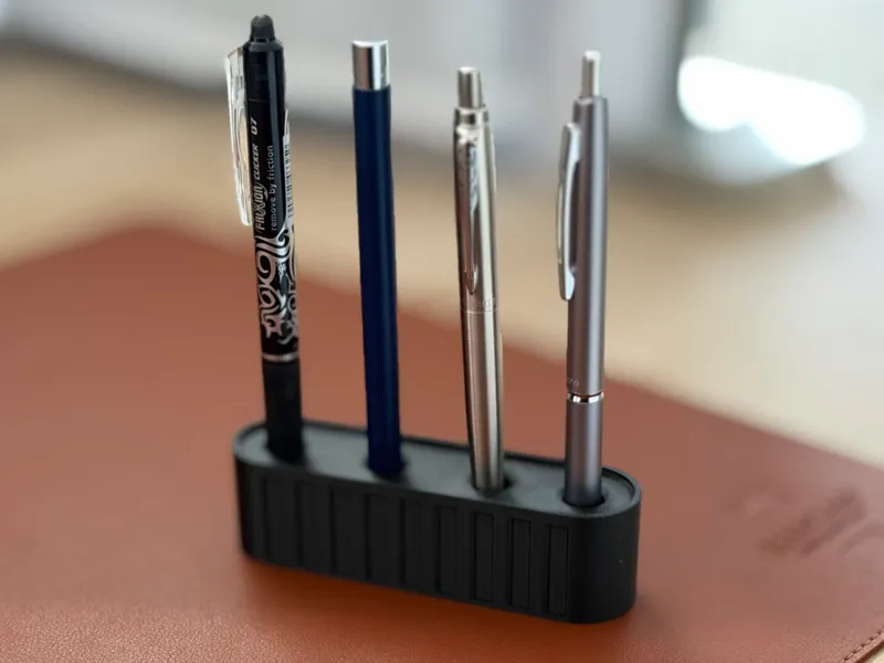 Modern Ribbed Desk Pen Holder (4 Pens)