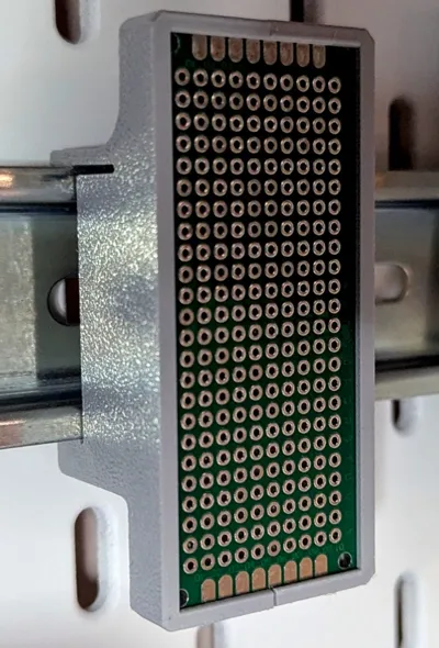 DIN Rail PCB Holder (OpenSCAD Customisable)