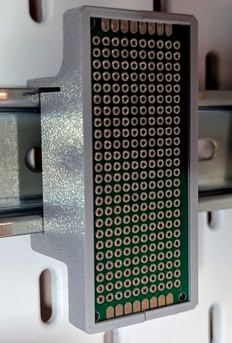 DIN Rail PCB Holder (OpenSCAD Customisable)