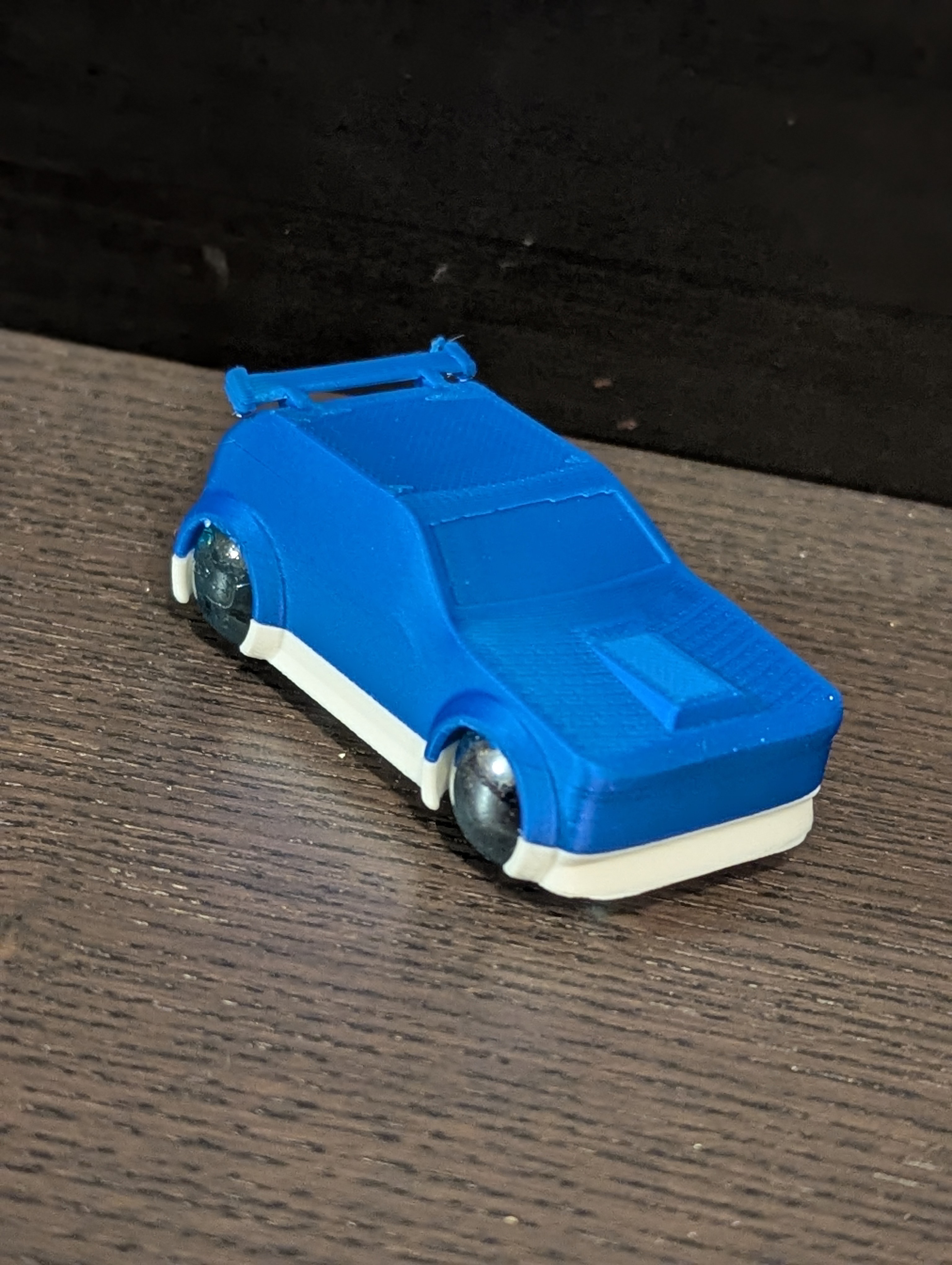 Miniatura 2 do modelo 3D Drifting Marble Car