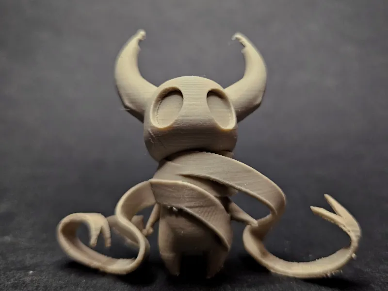 Hollow knigh figure
