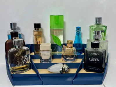 Bathroom shelf