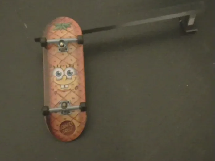fingerboard rail