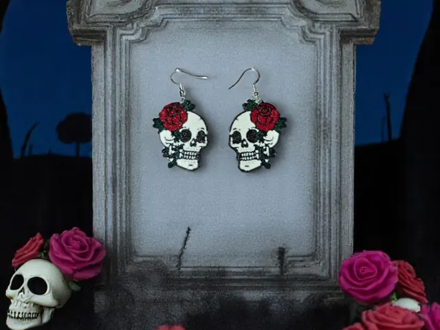 Skull rose earrings