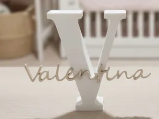 V + Nombre Valentina en relieve