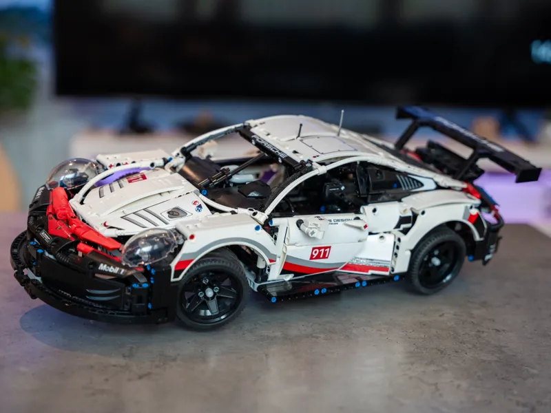 Technic Porsche 911 RSR Stand (42096)
