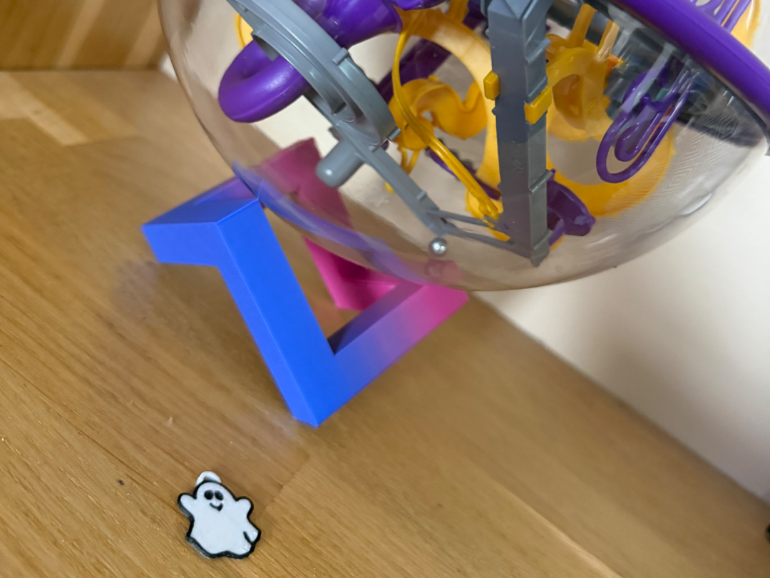Minimalist Sculptural Stand