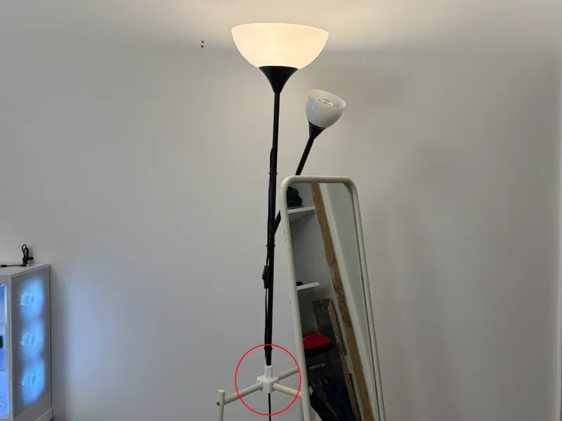Support pour lampe IKEA NUT & miroir IKEA KNAPPER