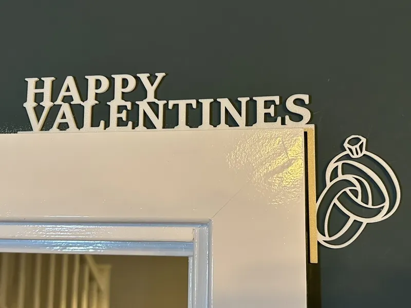 Happy Valentines Rings - Door Corner