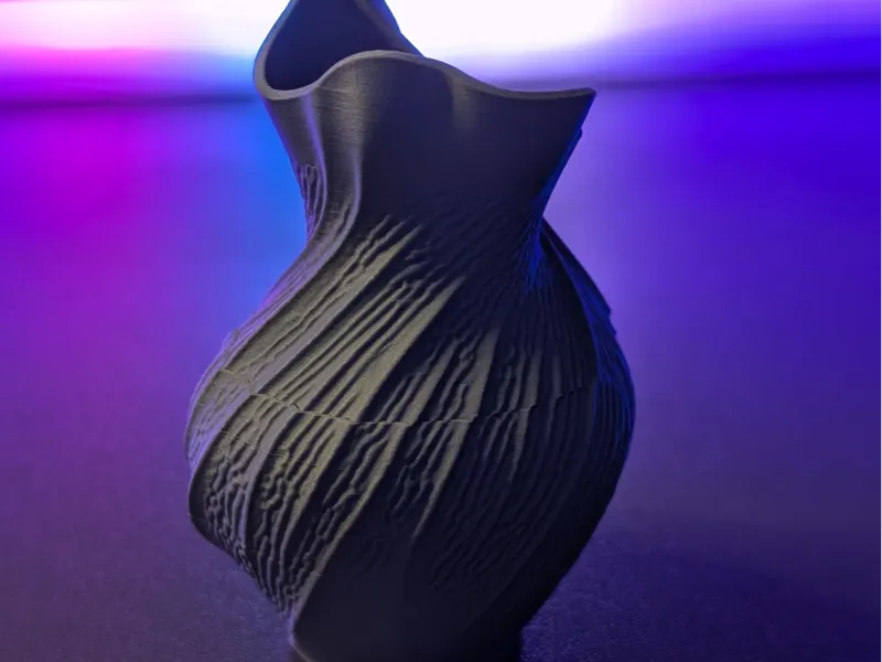 Organic Wave Vase – Elegant Decorative Sculpture