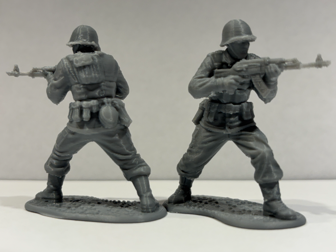 USSR ( SOVIET ) SOLDIER IN STAN UP POSITION