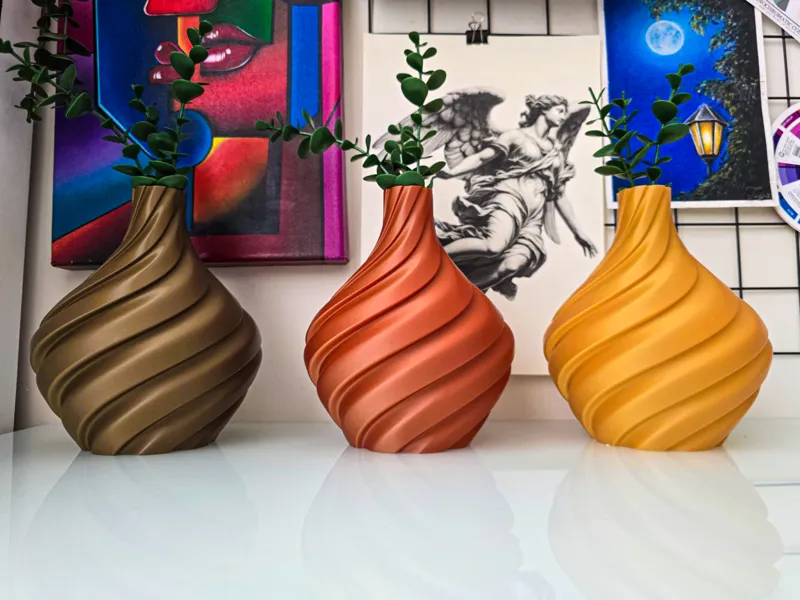 Elegant Spiral Vase
