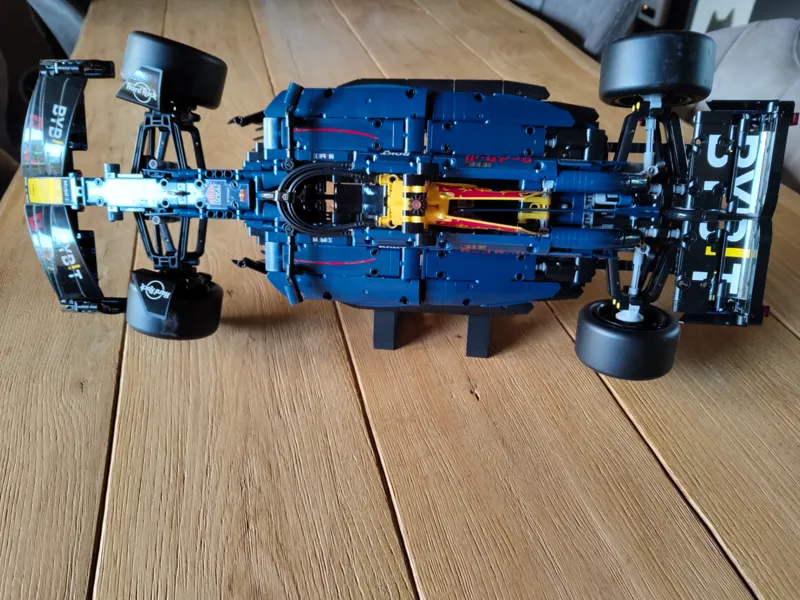 Display Stand Brick Oracle Red Bull Racing RB20