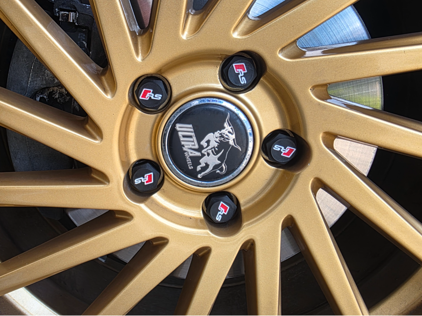 Audi RS Design Radschraubenkappen