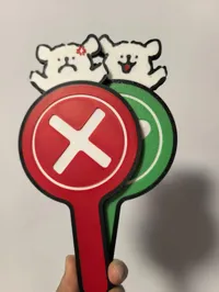 mini号带吊绳孔位可以作为包挂随身携带